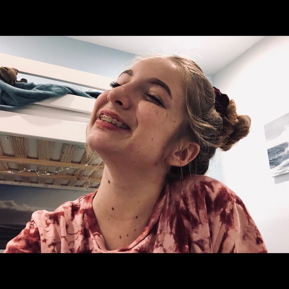 Meet your Posher, Kendylkendyl - Picture 1 of 1